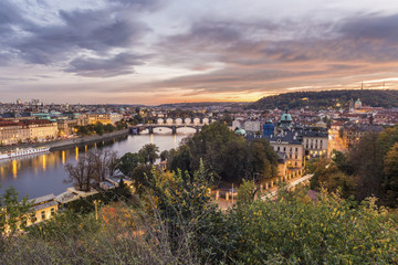 Obraz premium Amazing sunset over Prague cityscape