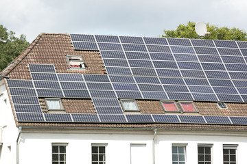 Fototapeta premium Solaranlage auf dem Dach