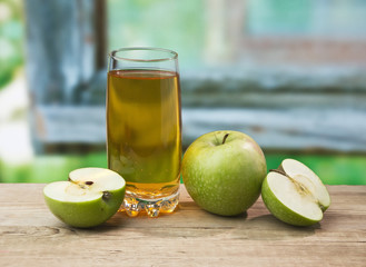 apple juice on a wooden table