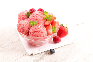 berry fruit ice cream