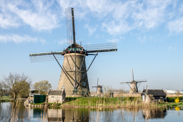 Fototapeta na wymiar Windmühlen Kinderdejk - Holland