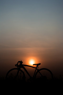 Silhouette a bicycle © Anek