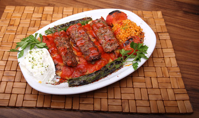 yoğurtlu adana kebap