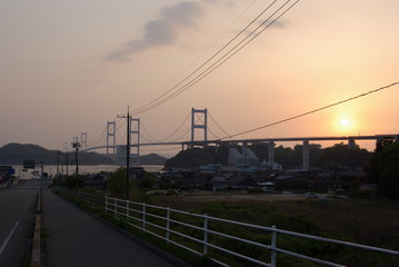 Obraz premium しまなみ海道 大島からの来島海峡大橋