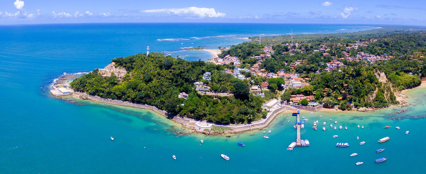 Vista A&eacute;rea do Morro de S&atilde;o Paulo, Ilha de Tinhar&eacute;, Bahia, Brasil