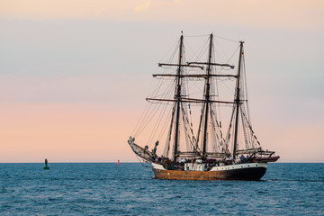 Fototapeta premium Segelschiff auf der Hanse Sail in Rostock