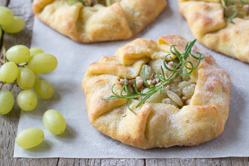 Grape pie