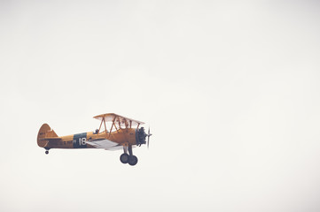 Avion jaune vintage