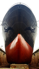 ship hull refitting at dry dock