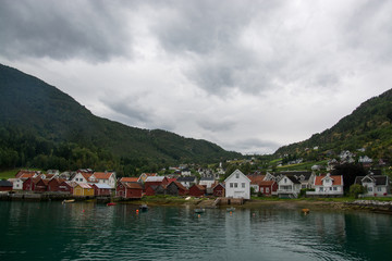 Fototapeta na wymiar Solvorn im Lustrafjord, Sogn og Fjordane, Norwegen