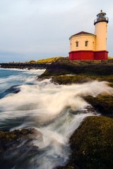 Coquille Lighthouse at sunrise - 179796333