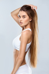 Obraz premium Attractive young slim woman