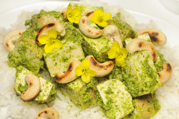 Tofu con salsa verde