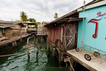 Fototapeta na wymiar Fishing village on Koh Kood