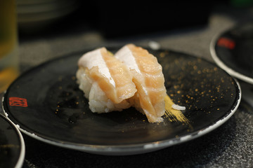 Sushi in ristorante giapponese