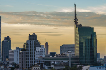 Naklejka premium Bangkok skyline at twilight, Thailand.