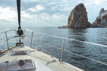 Obraz na płótnie Canvas Yacht sailing in the tropical sea