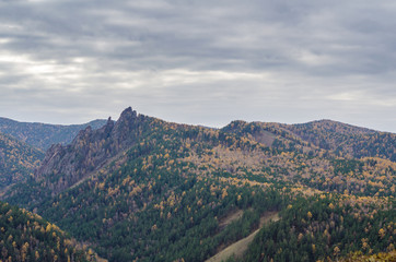 Obraz premium Mountain landscape on a cloudy autumn day in Russia, Syberia