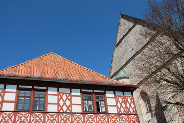 Fachwerk und Kirche in Eisfeld