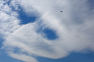 飛行機と青空と雲「雲の風景」