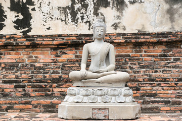 Old Buddha statue
