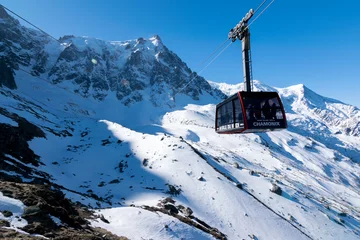 Fotobehang A cable car heads to Aiguille du Midi in the Alps (Chamonix, France) © JLBarroso