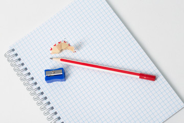 ołówek i temperówka