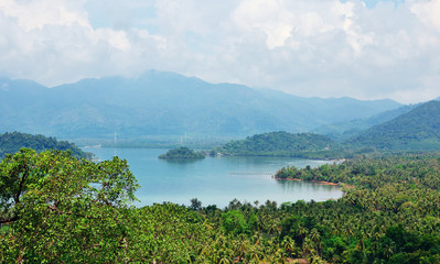 Fototapeta na wymiar Panoramic views of bay on a tropical island