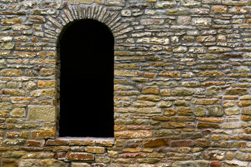  Stone wall pattern window