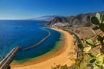 Playa de Las Teresitas near Santa Cruz de Tenerife - obrazy, fototapety, plakaty