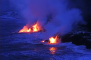 Photo sur Plexiglas Volcan La lave coule du volcan Kilauea