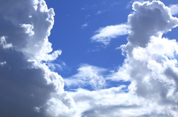 雨雲と青空