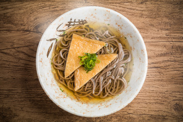 きつねそば　wheat noodles in soup