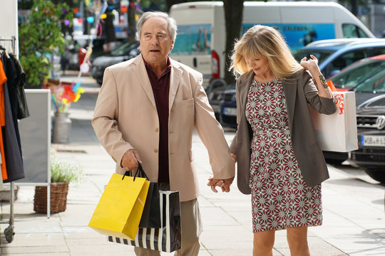 "Best Ager" Bilder – Durchsuchen 7,278 Archivfotos, Vektorgrafiken und ...