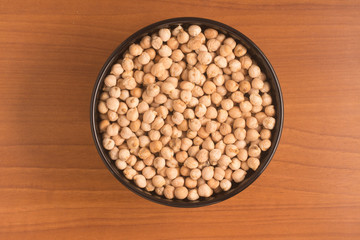 Chickpeas in a black bowl