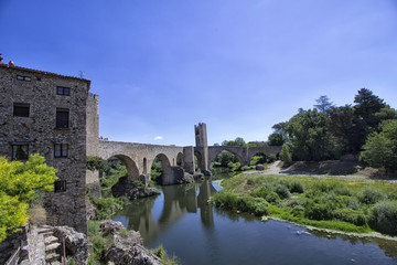 Fototapeta na wymiar medieval bridge in ancient town