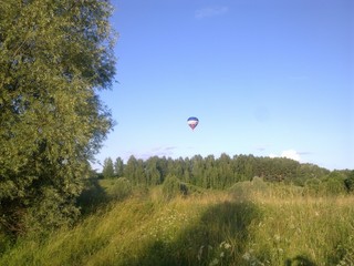 Balloon over the forest. (The Vast Russia! Sergey, Bryansk.)