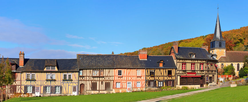 Maisons &agrave; colombage au Bec-Hellouin, Normandie, France