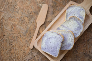 Taro sliced breads