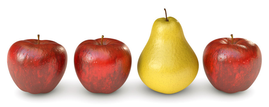 eine gelbe Birne unter roten Äpfel als Freisteller