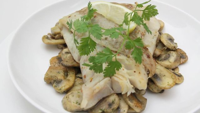 filet de lieu et champignons