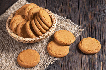Obraz na płótnie Canvas Ginger cookies in bowl