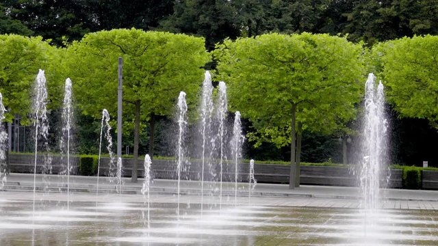 Wasser Font&auml;ne - Wasser Spiele im Park
