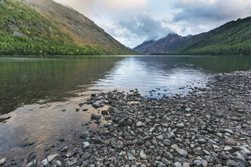 Fototapeta premium Lower Multinskoe lake, Altai mountains. Russia. Autumn landscape