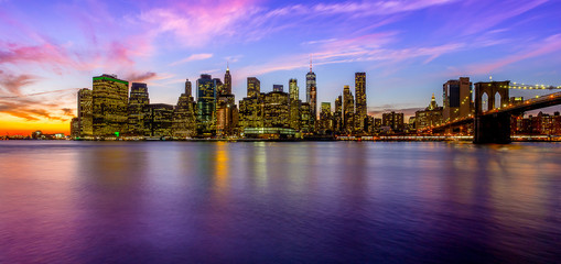 Sunset view of the island of Manhattan from Brooklyn