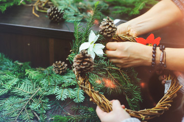 the manufacture of Christmas wreath