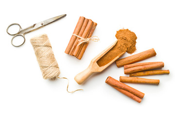 Cinnamon sticks and milled cinnamon.