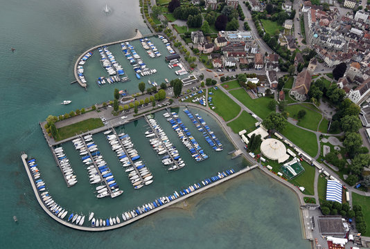 Luftaufnahme des Jachthafens Arbon am Bodensee, Schweiz