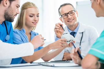 Fototapeta premium team of doctors having conversation