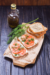 sandwich with tomatoes